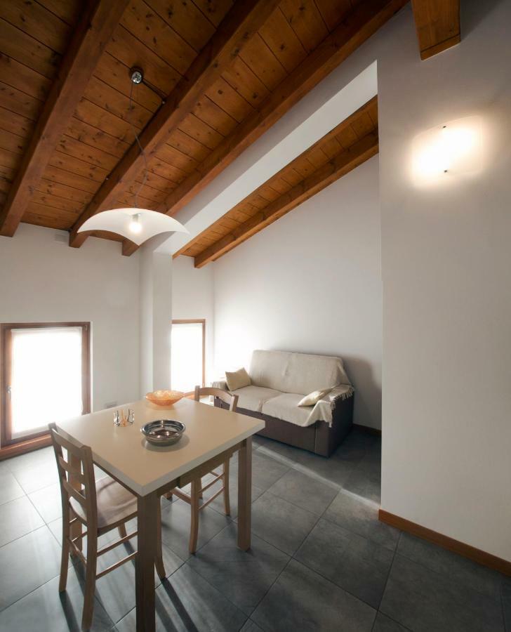 Agriturismo Mestroni Bressa ภายนอก รูปภาพ